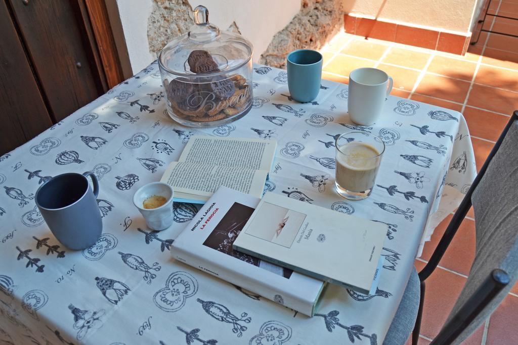 Bed And Book Giusino Acomodação com café da manhã  Palermo